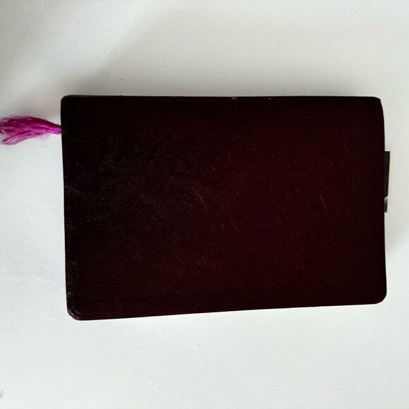 VTG Red Bonded Leather Holy Bible New International Version Pre-Owned - Picture 4 of 9